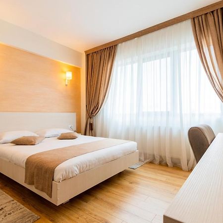 Hotel Bulevard Râmnicu Vâlcea Esterno foto