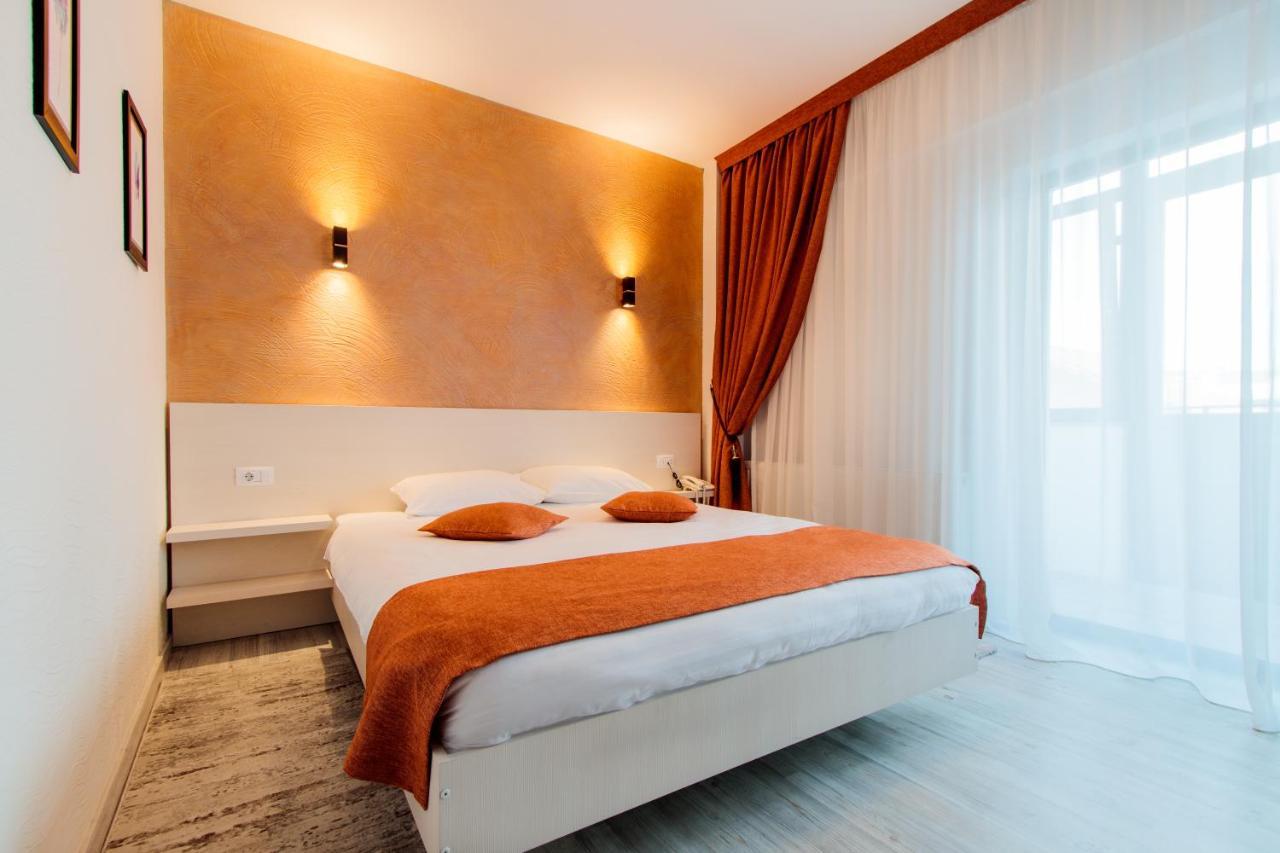 Hotel Bulevard Râmnicu Vâlcea Esterno foto