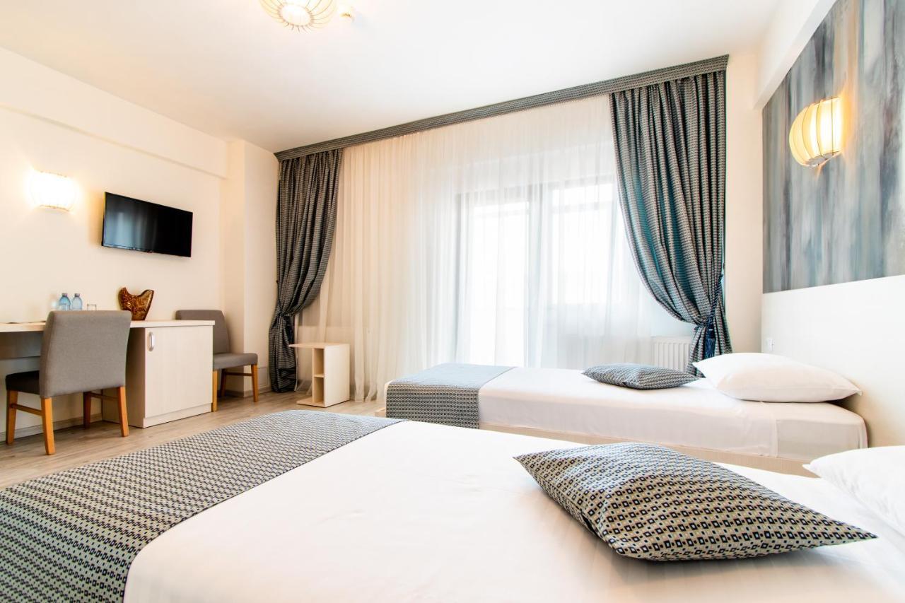 Hotel Bulevard Râmnicu Vâlcea Esterno foto