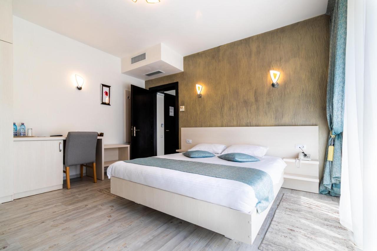 Hotel Bulevard Râmnicu Vâlcea Esterno foto