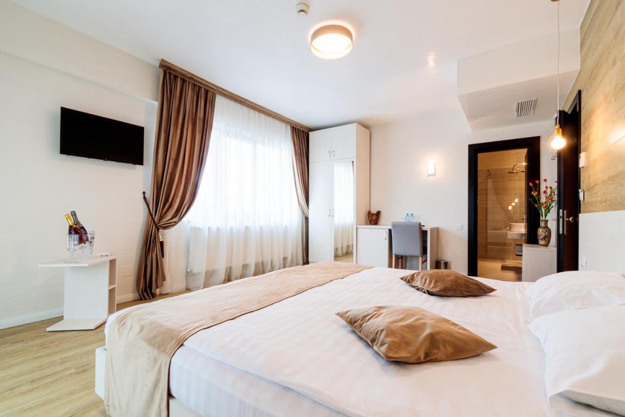 Hotel Bulevard Râmnicu Vâlcea Esterno foto