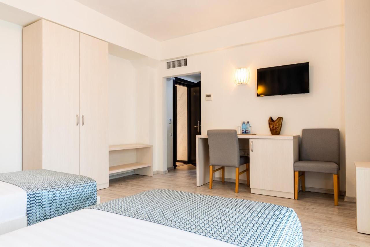 Hotel Bulevard Râmnicu Vâlcea Esterno foto
