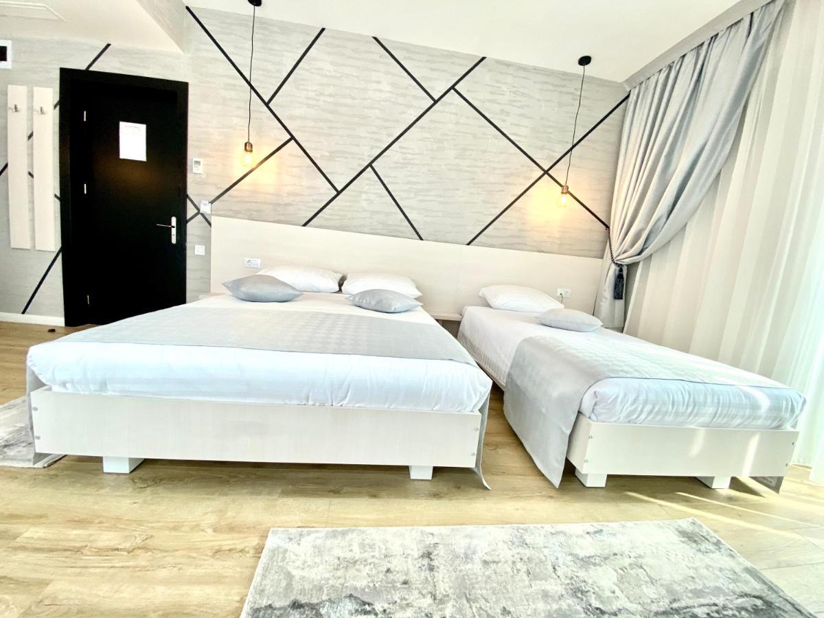 Hotel Bulevard Râmnicu Vâlcea Esterno foto