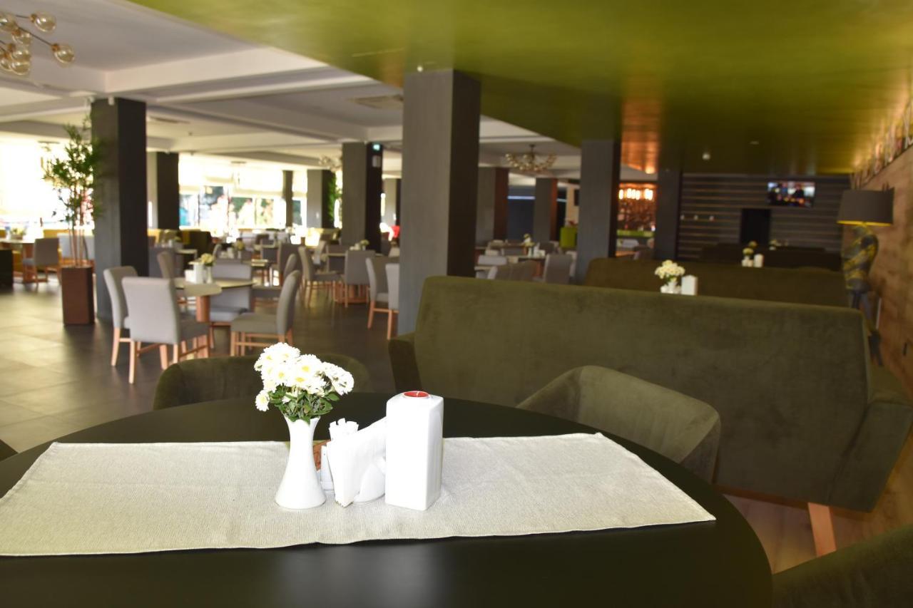 Hotel Bulevard Râmnicu Vâlcea Esterno foto