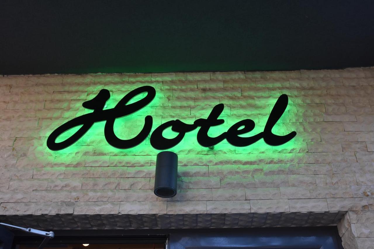 Hotel Bulevard Râmnicu Vâlcea Esterno foto
