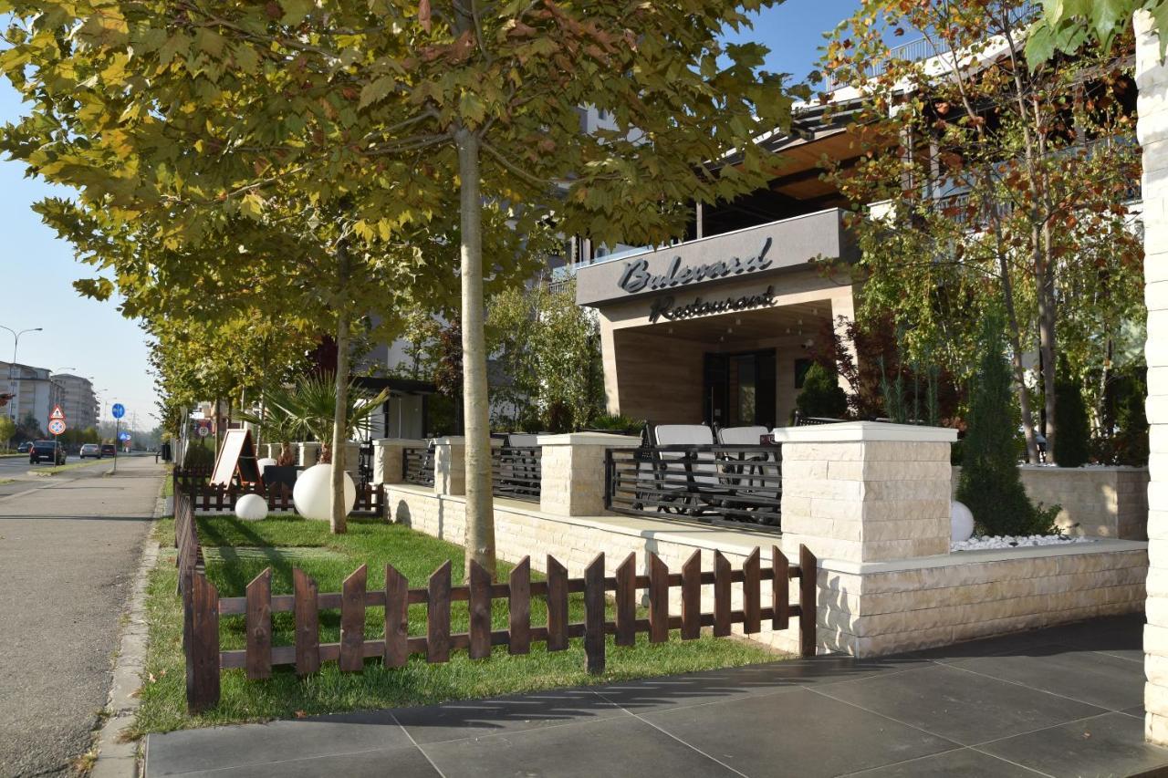 Hotel Bulevard Râmnicu Vâlcea Esterno foto
